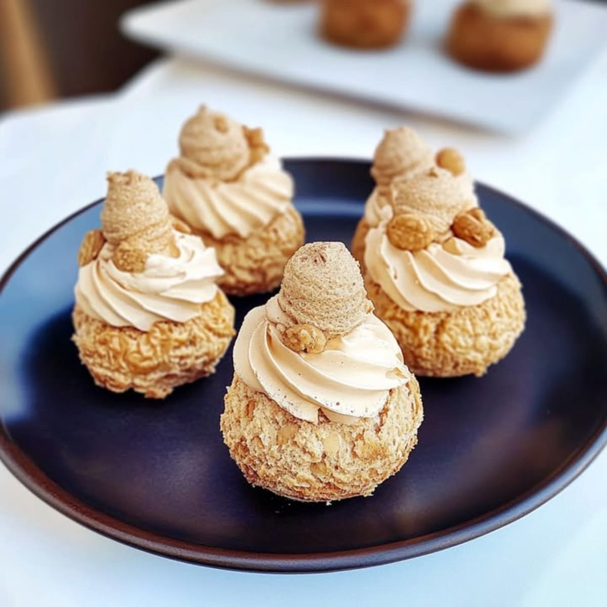 Corona Choux Praliné Exquisita.