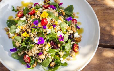 Ensalada de quinoa con espinacas y frutos secos: ¡Salud deliciosa!