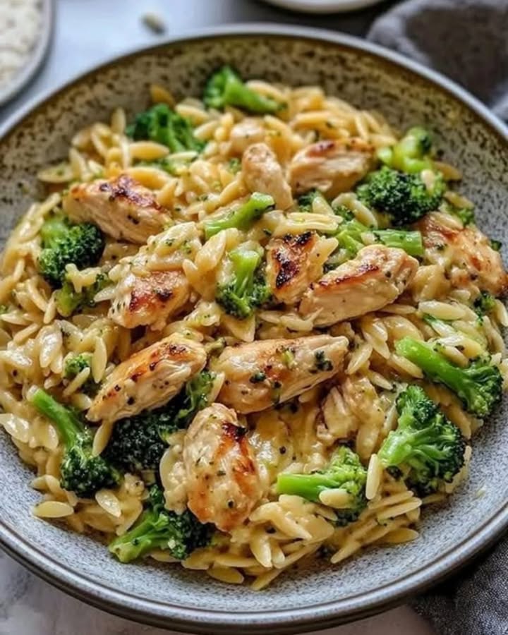 Orzo Pollo Cheddar