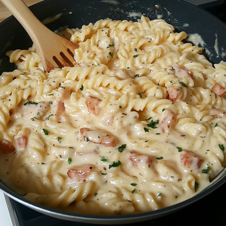Pasta Pollo Alfredo
