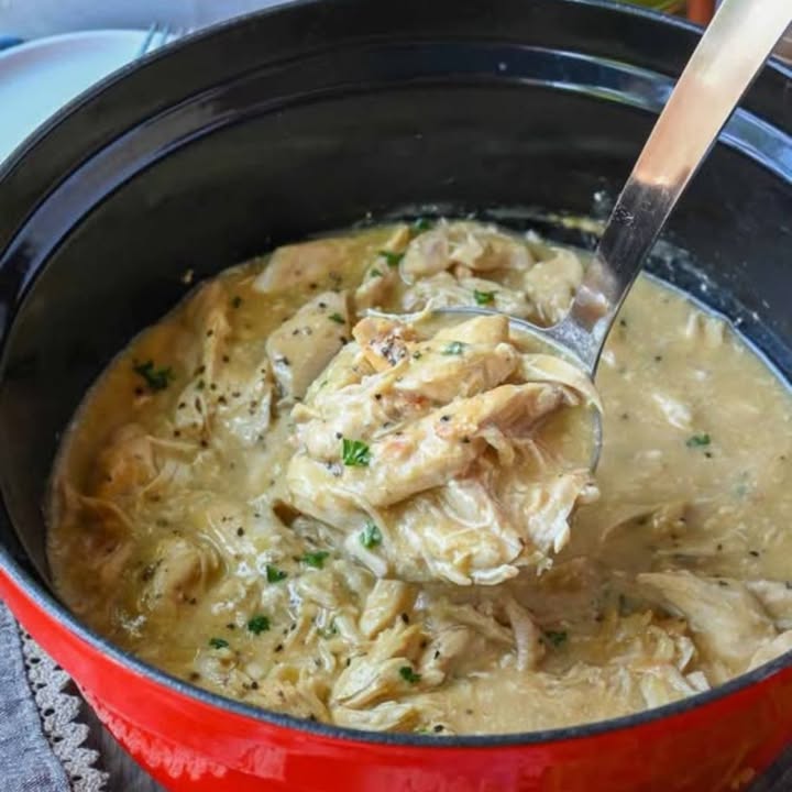 Pollo Cremoso Mijotado: La Receta Más Fácil y Deliciosa