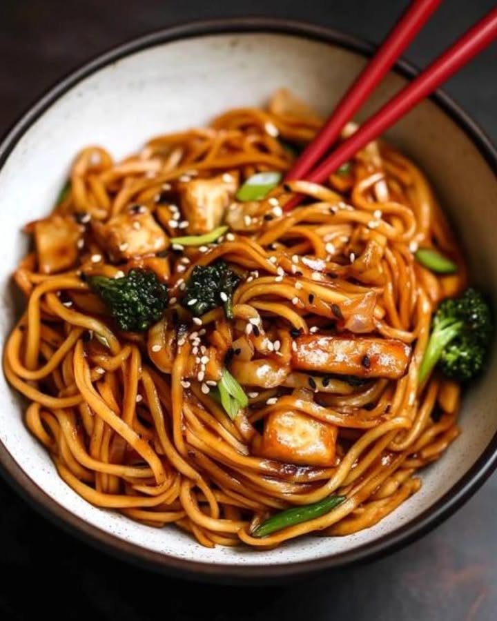 Fideos Teriyaki Rápidos: Receta Fácil y Sabrosa