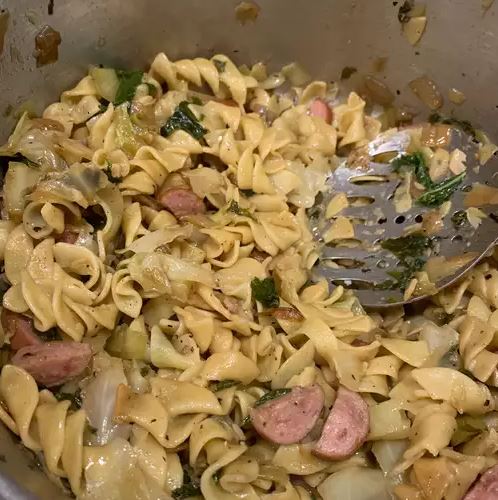 Título optimizado: Cabbage Noodles Salteados - Receta Fácil y Deliciosa