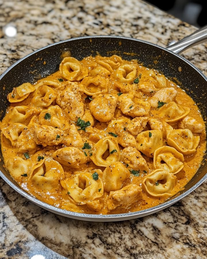 Tortellini Cajún Cremoso: Receta Auténtica y Sabrosa